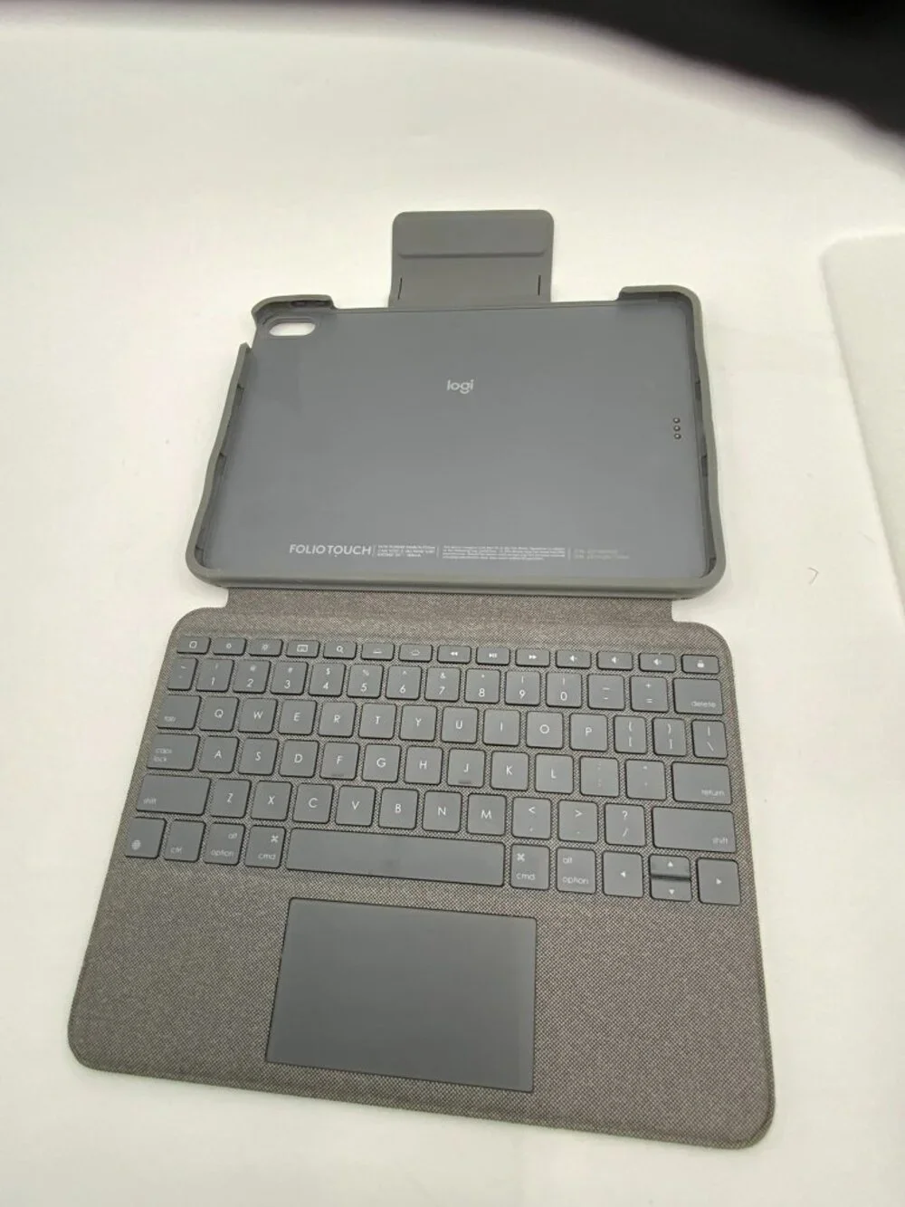 Logitech Folio Touch Keyboard Case Trackpad | iPad Air 4th/5th Gen | YU0043